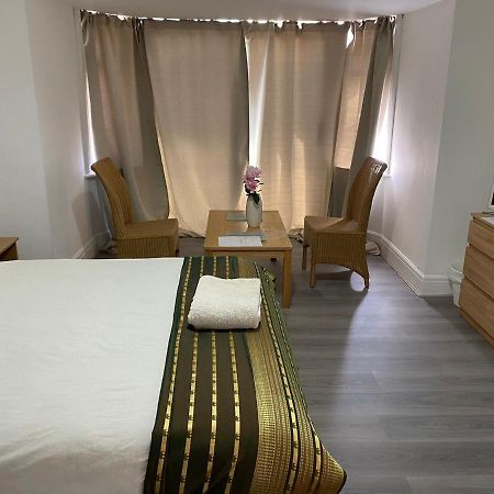 Apartament Sunrup Heathrow Feltham Zewnętrze zdjęcie