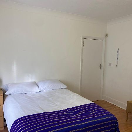 Apartament Sunrup Heathrow Feltham Zewnętrze zdjęcie