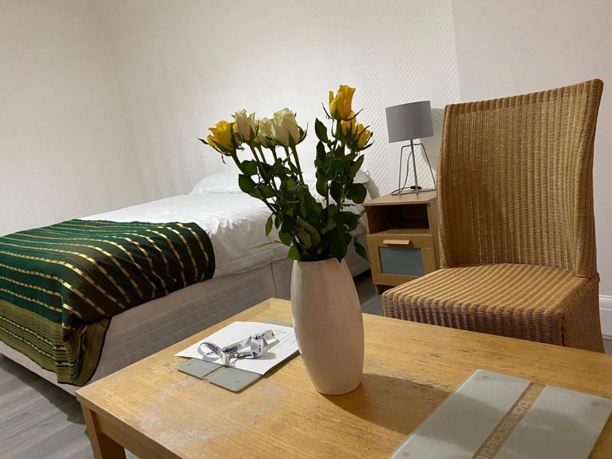 Apartament Sunrup Heathrow Feltham Zewnętrze zdjęcie