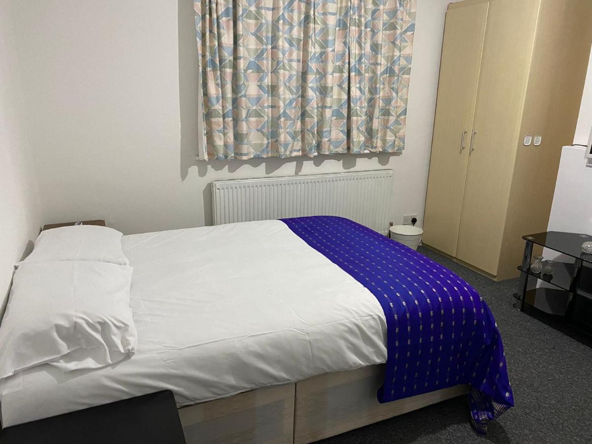 Apartament Sunrup Heathrow Feltham Zewnętrze zdjęcie
