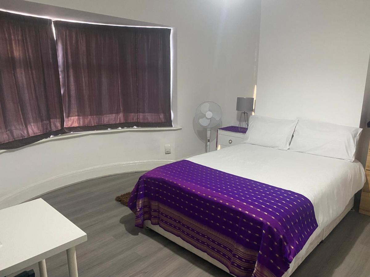 Apartament Sunrup Heathrow Feltham Zewnętrze zdjęcie