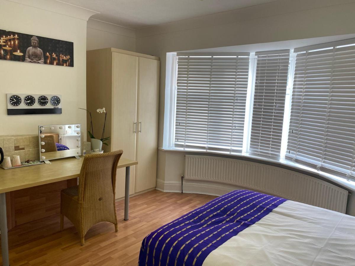 Apartament Sunrup Heathrow Feltham Zewnętrze zdjęcie